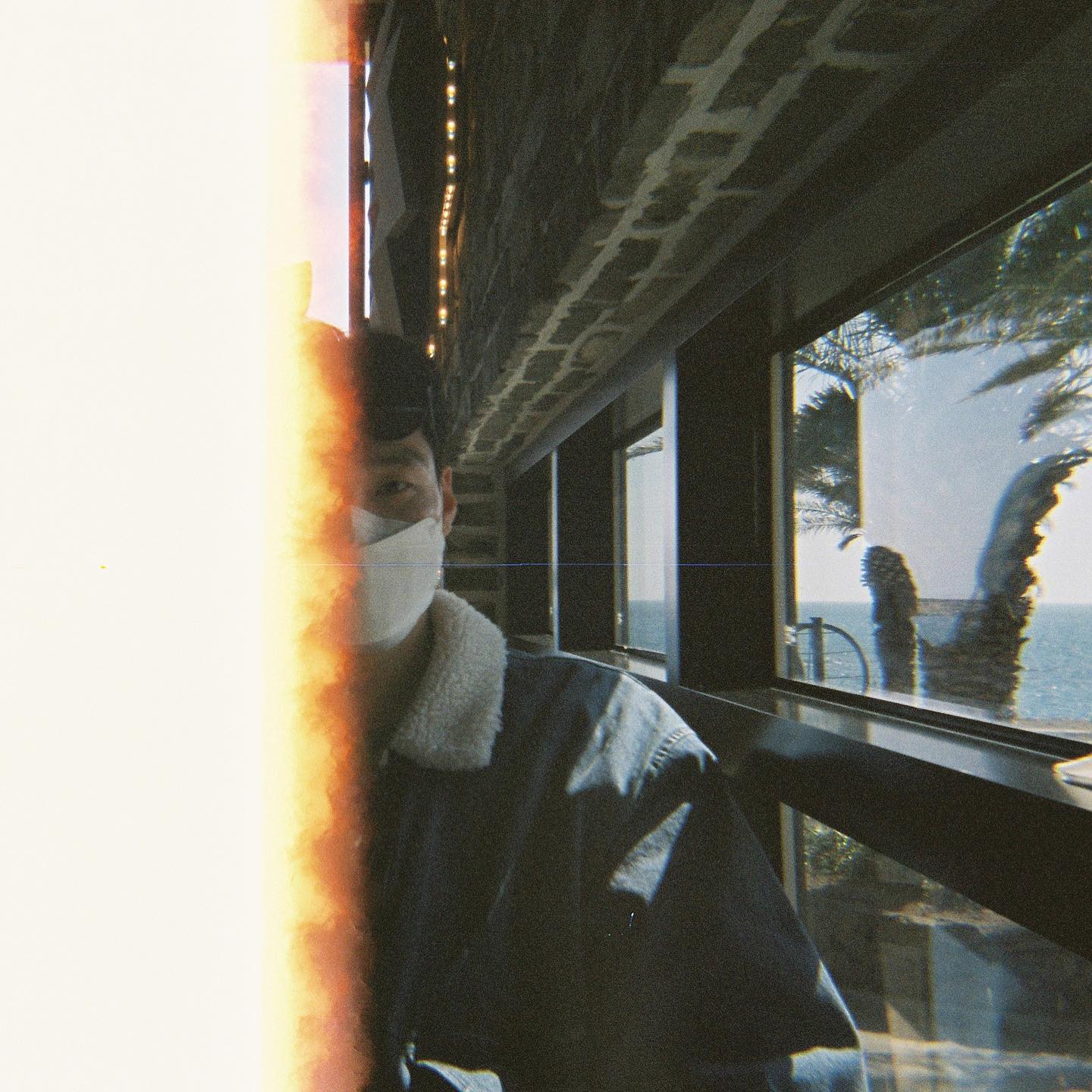 필름 다 감기기 전에 카메라 열면 반갈죽 당함