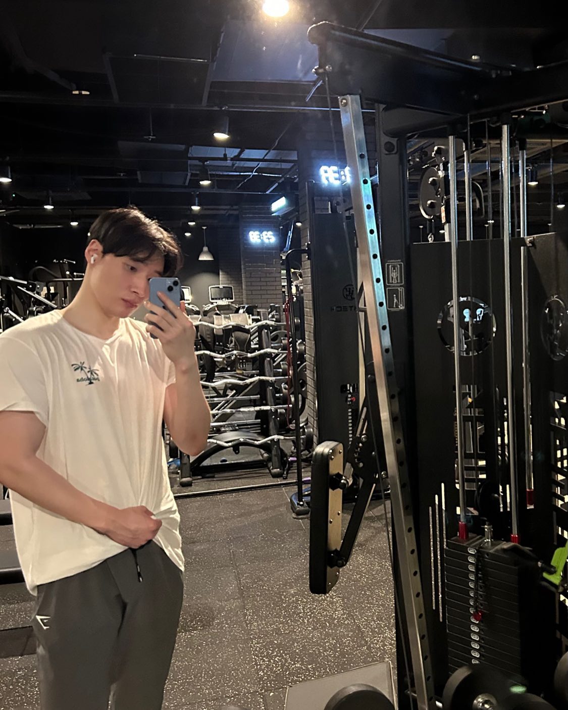 운동장에서 엠베서더 시켜줬다. 신나.
이렇게 하는거 맞나요 점장님? 근데 점장님이 누구시지?

#머슬마인드마포공덕점 #머슬마인드 #마포역PT #마포역헬스 #마포역헬스장 #공덕역PT #공덕역헬스 #공덕역헬스장

⚡02-706-9682
⚡서울특별시 마포구 도화길32, 삼성프라자상가 지하1층